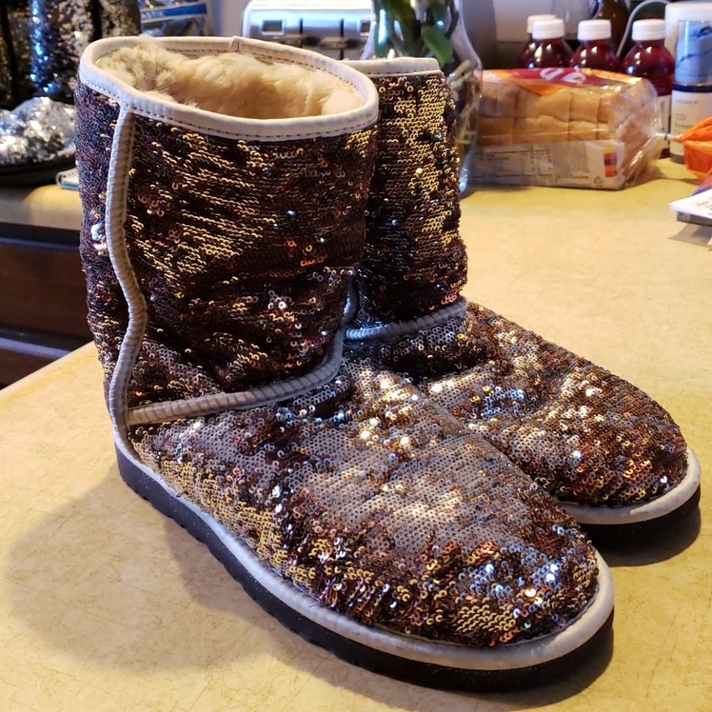 EUC Authentic Bronze/Silver Sparkle Uggs